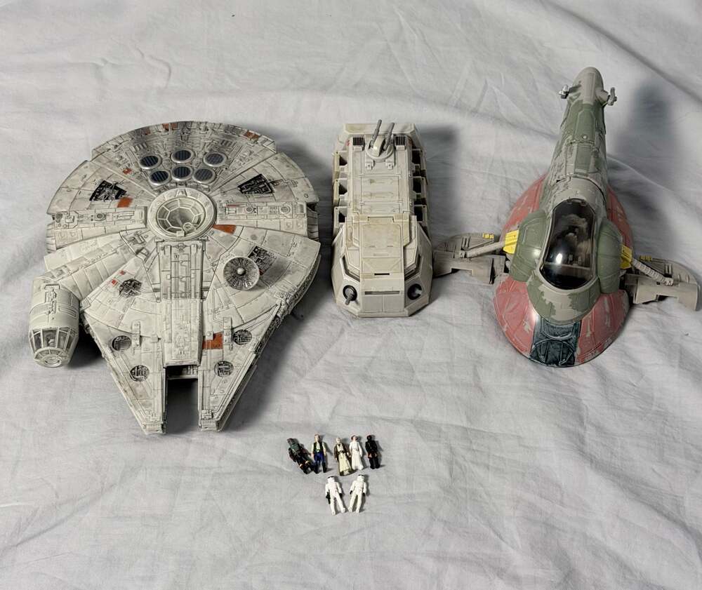 Star Wars Micro Galaxy Squadron Transport Set with Figures